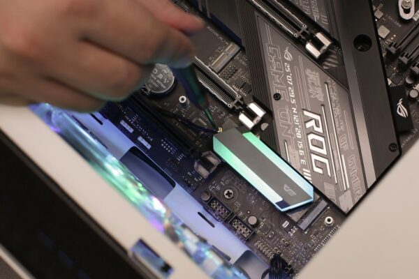 darkFlash DM4 RGB M.2 2280 ARGB Heat Sink - Image 3